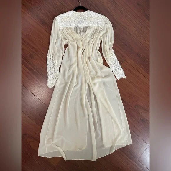 Vintage 100% silk lace wedding sheer robe victoria’s Secret original one size - Picture 12 of 16